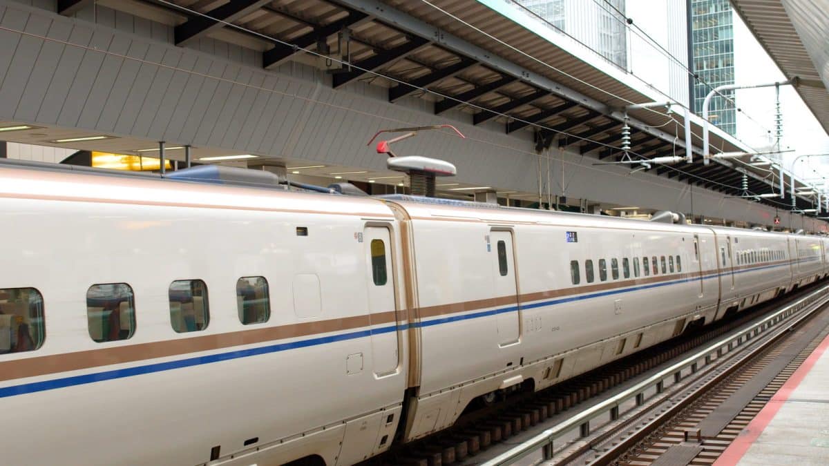 Shinkansen bullet train waiting at a Tokyo Station platform